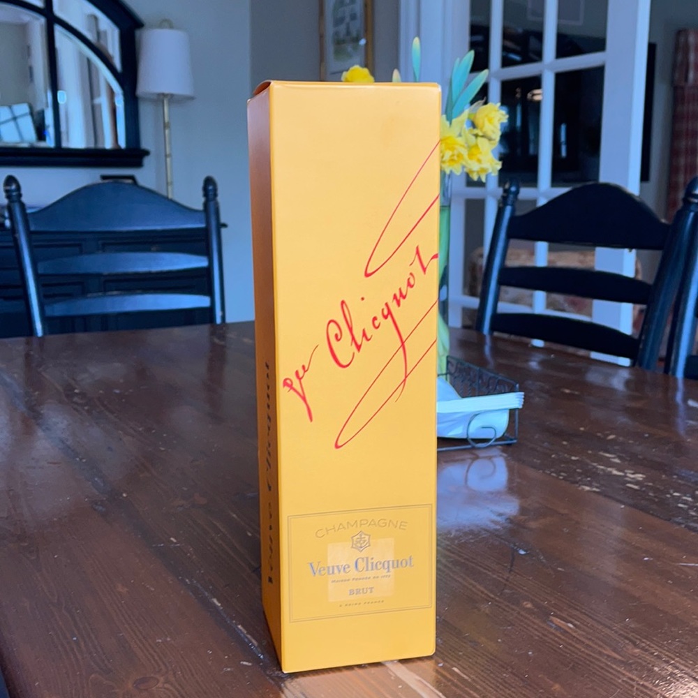 Veuve Clicquot box